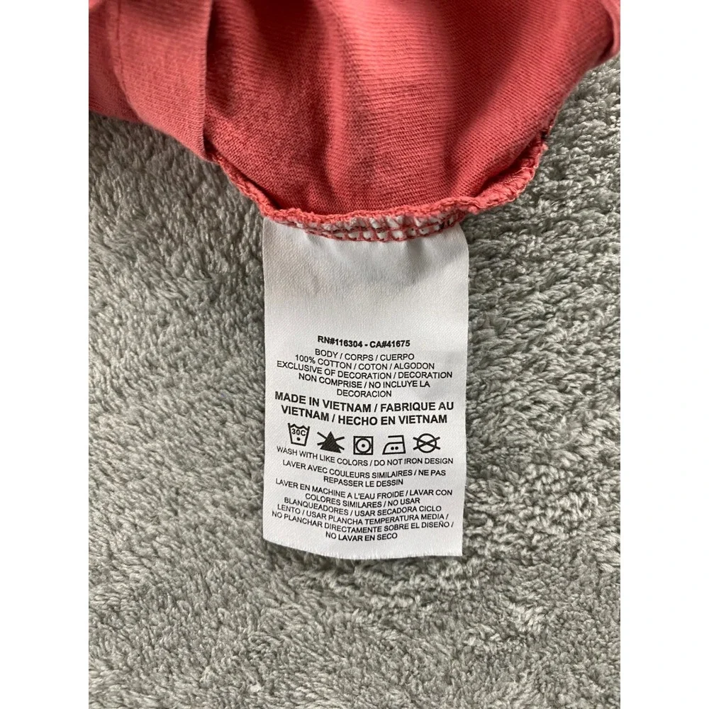 Converse Kids Small Faded Red Graphic T-Shirt New‎ Set of Free Memories Sneaker